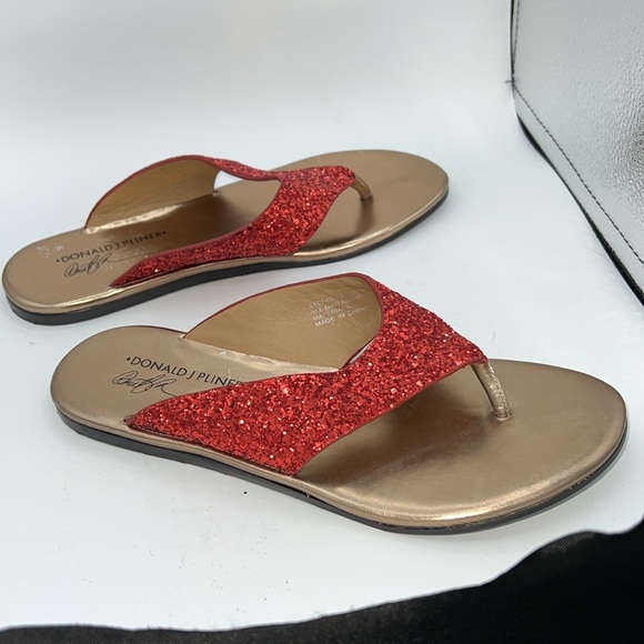 Donald J Pliner Red Glitter Thong Flat Sandals - Picture 2 of 6